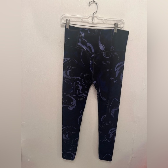 Athleta Elation Velvet Tight Exhilirate Size Medium Patterned NWOT - Picture 4 of 4